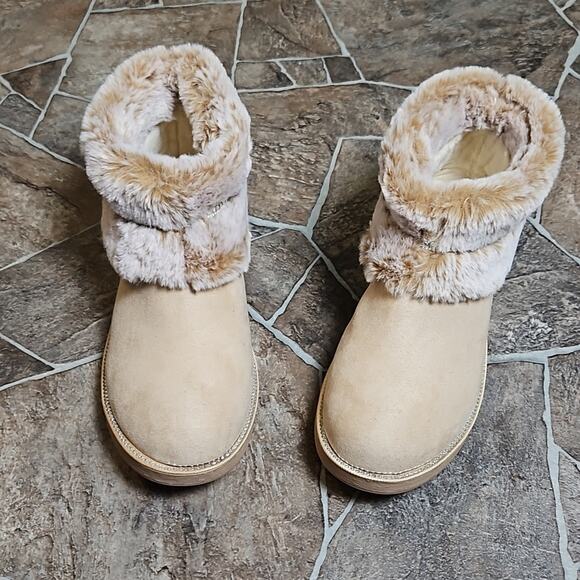 New in Box Bebe Nayelli Fur Ankle Booties in Sand Sz 7 - Picture 3 of 14